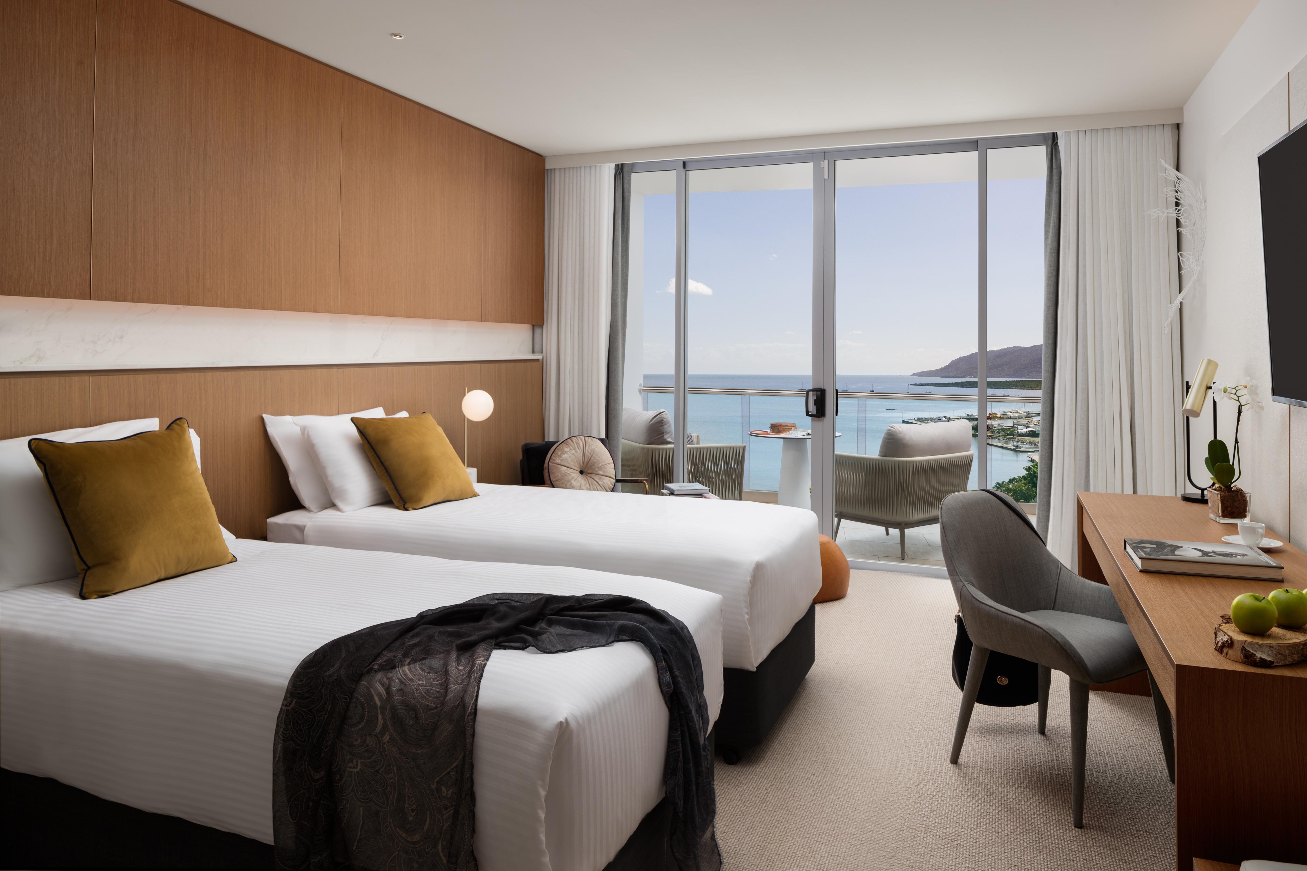Crystalbrook Riley Otel Cairns Dış mekan fotoğraf A room at the hotel